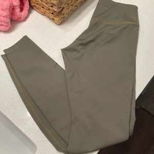 Nike high waisted leggings🧚‍♀️